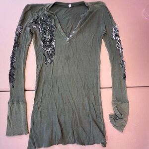 Unknown Brand Olive Graphic Long Sleeve Shirt